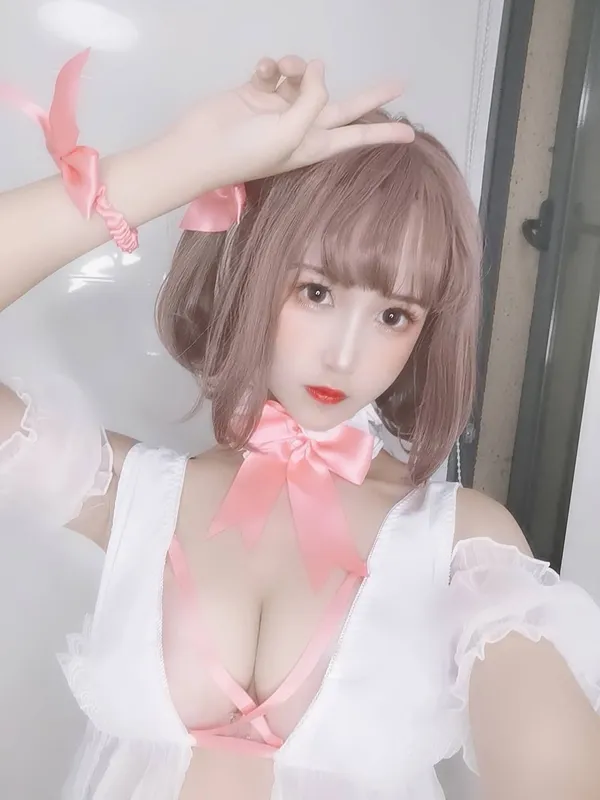 三度_69 - 雏菊围裙 [47P]