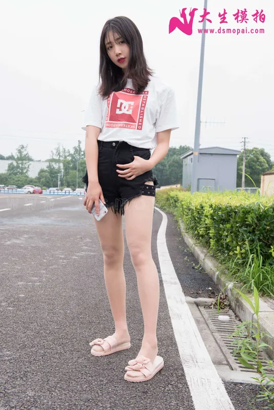 大生模拍 No.136 珠珠 压马路的肉丝腿 [36P] - 机器猫次元