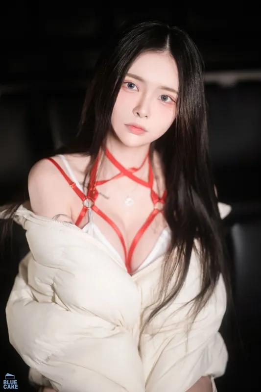 [BLUECAKE] Yuka – Secret Date [154P] - 机器猫次元