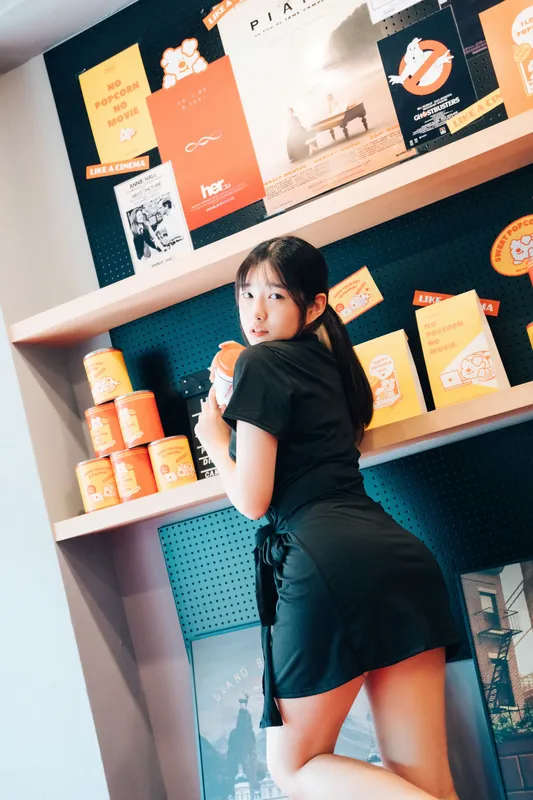 [LOOZY] Sonson – Cinema girl [77P] - 机器猫次元