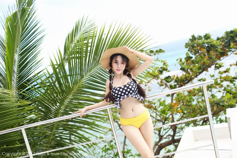 兜豆靓Youlina《长滩旅拍第1套》 爱蜜社 VOL.152 - 机器猫次元