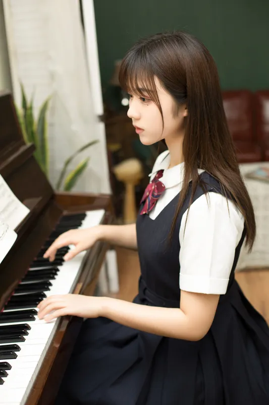 镜酱 – 不知梦 制服 [38P] - 机器猫次元