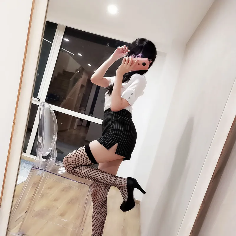 NAGISA魔物喵 – 黑丝网袜ol~~~ [21P] - 机器猫次元
