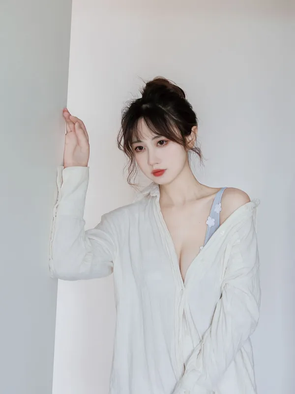 念雪ww – 居家蓝色 [25P] - 机器猫次元