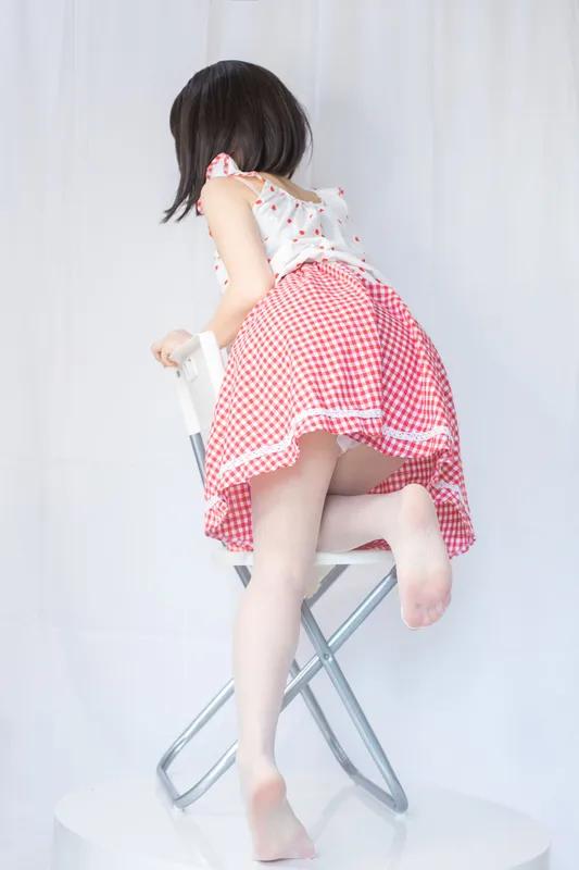 神沢永莉 – 粉色格子裙 [19P] - 机器猫次元