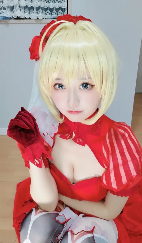 千阳 – 尼禄红礼服 [11P] - 机器猫次元