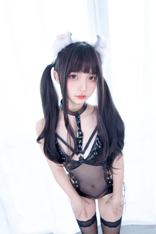 萝莉神楽板真冬 黑丝与黑胶 [75P] - 机器猫次元