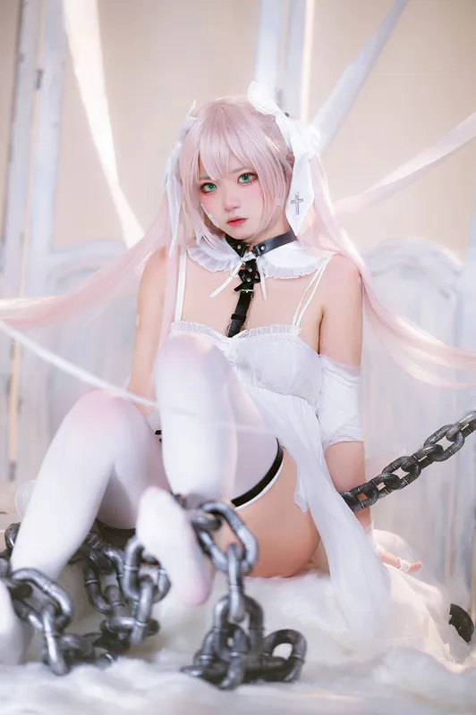 伊喵君 – 初音酱 [21P] - 机器猫次元