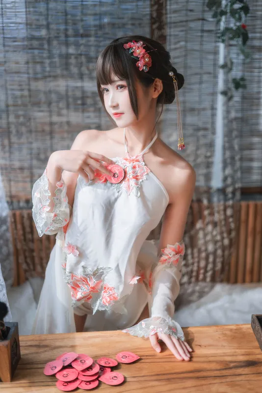 三度_69 – 肚兜 [28P] - 机器猫次元
