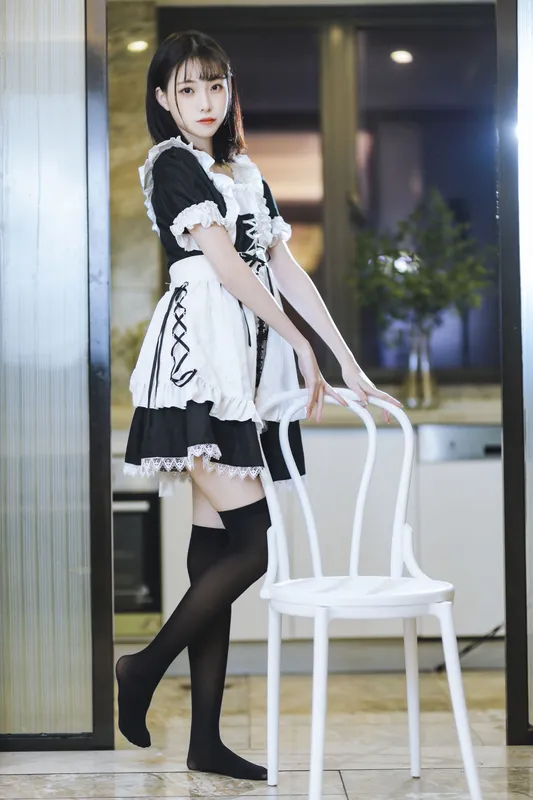 许岚 – 短裙女仆 [40P] - 机器猫次元