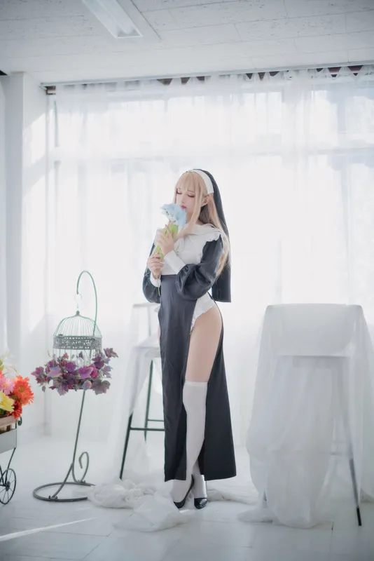 Shika小鹿鹿 - 修女 [16P]