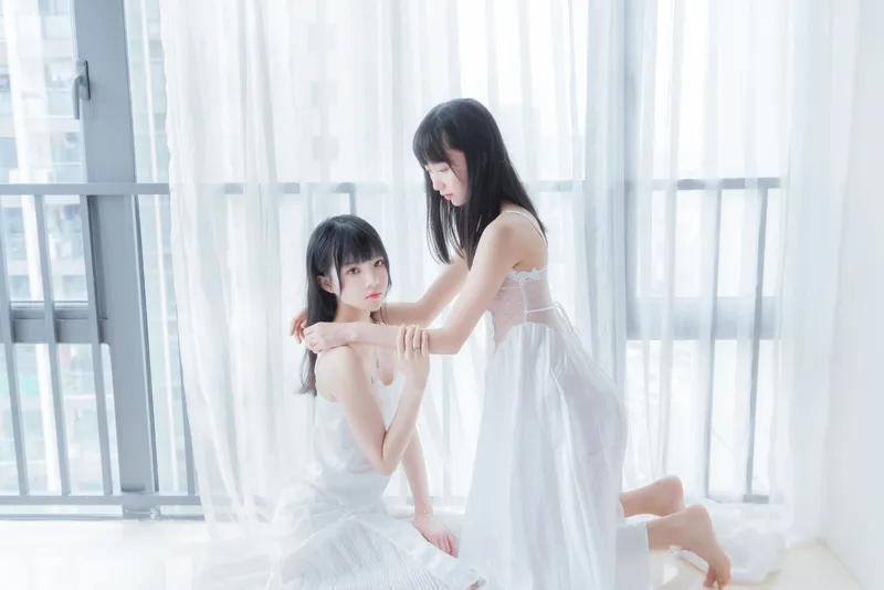 木绵绵OwO&桜桃喵 朝(白裙×白裙) [58P] - 机器猫次元