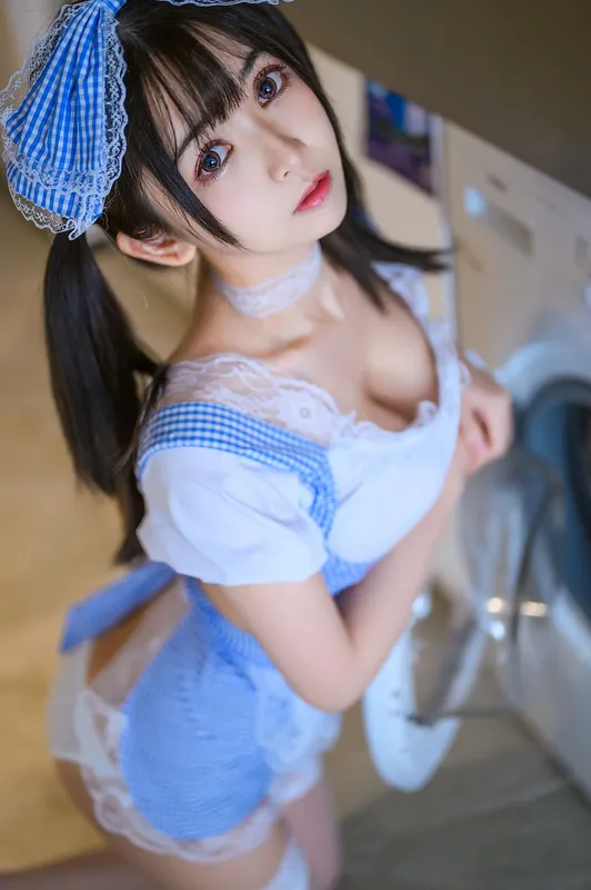鳗鱼霏儿 – 蕾丝女仆 [32P] - 机器猫次元