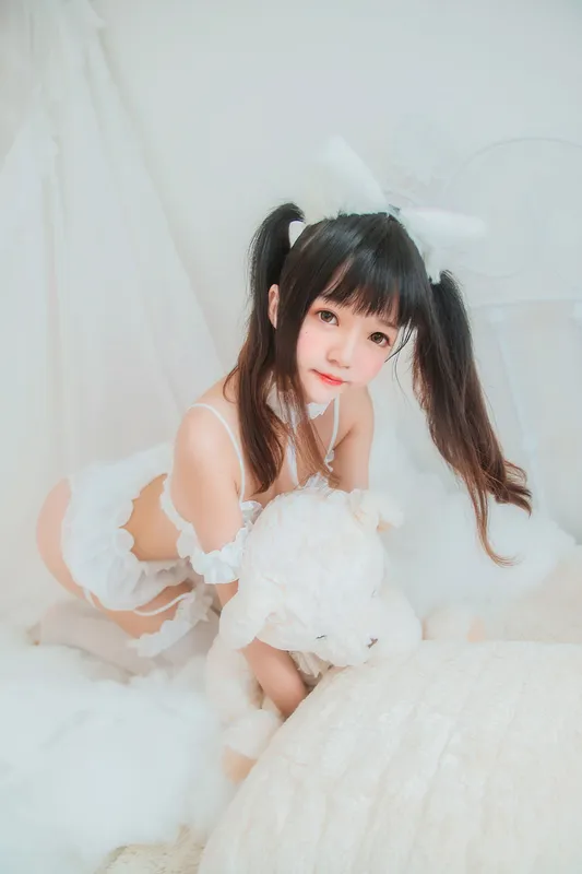 桜桃喵《白猫》 [32P] - 机器猫次元