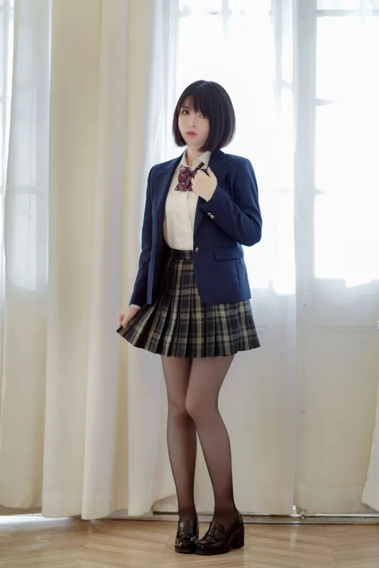 半半子 – 彼女の制服姿が好き [54P] - 机器猫次元