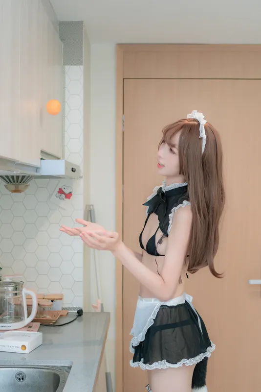 清纯妹子西瓜 私房女仆 [25P] - 机器猫次元