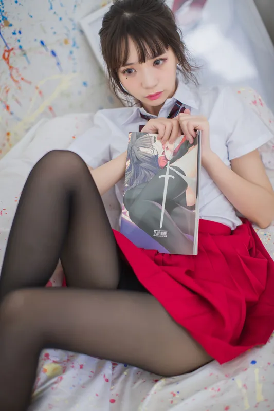 疯猫ss 画室JK少女 [23P] - 机器猫次元