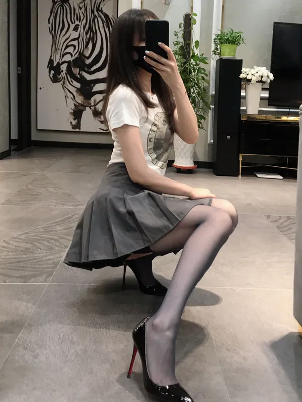麋鹿_Monroe 2020.06.09 黑蕾丝半筒袜 [16P] - 机器猫次元