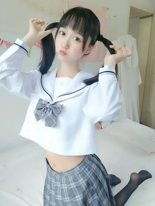 木绵绵OwO – 灰格子JK [21P] - 机器猫次元
