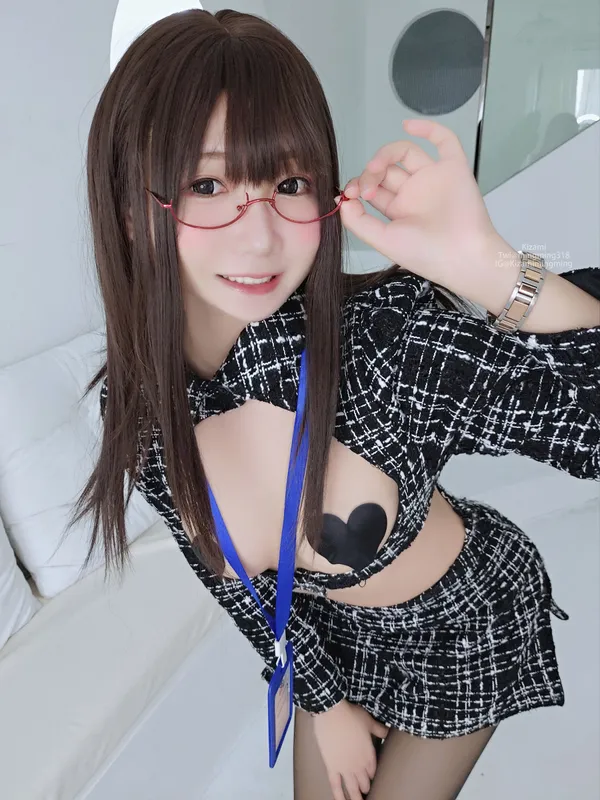 [銘銘Kizami] fantia 2021-12-15 新职员，请多关照 [19P]