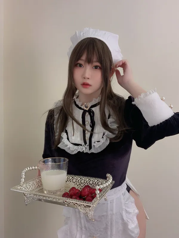 是依酱吖 – 女仆馆长 [50P] - 机器猫次元