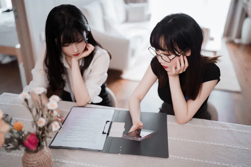 rioko凉凉子 – OL百合 [50P] - 机器猫次元
