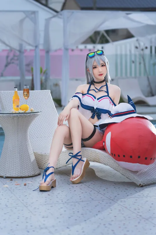 弥音音ww – 明日方舟 斯卡蒂泳装 [24P] - 机器猫次元