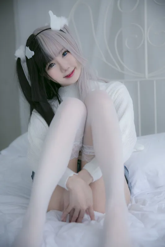 Sally Dorasnow - Angel Lucina [28P]