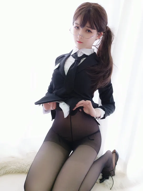 一小央泽 – 助理姐姐 [51P] - 机器猫次元