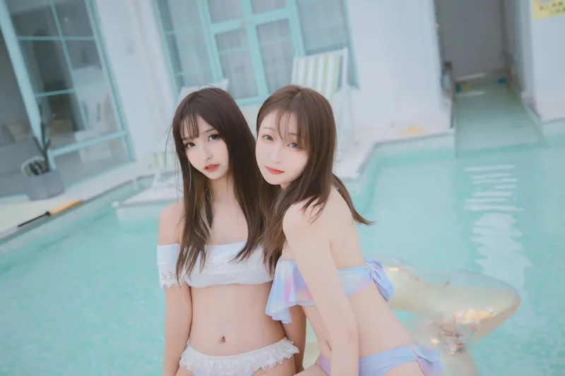 萝莉神楽板真冬之笑颜水时计-夏日比基尼 [150P] - 机器猫次元