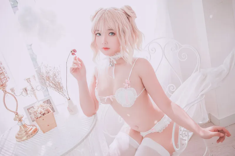[Messie Huang] – Pure Bath [26P] - 机器猫次元