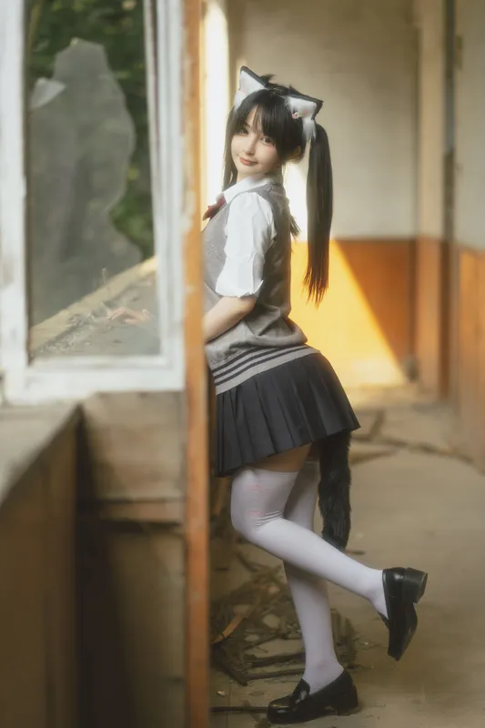桜井宁宁 – 废墟JK [70P] - 机器猫次元
