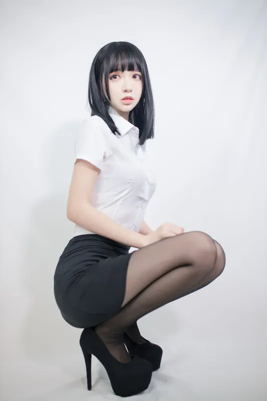 疯猫ss – OL制服 [40P] - 机器猫次元