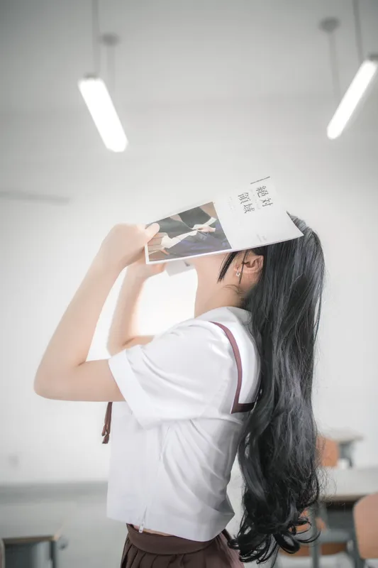 疯猫ss 教室JK学妹的性感 [22P] - 机器猫次元