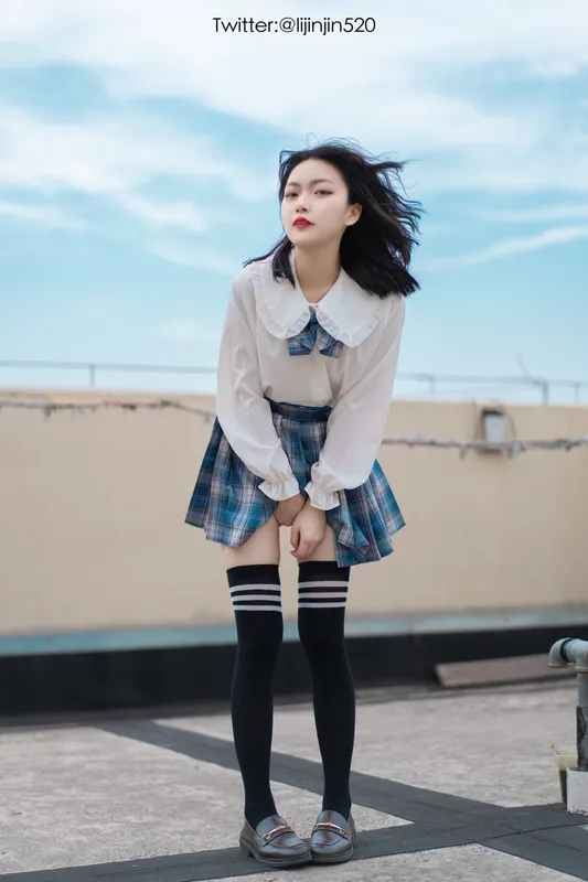 梨瑾瑾 – 户外JK [35P] - 机器猫次元