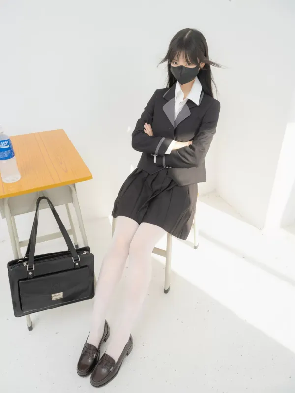 紧急企划 – 内部 见希 职员 [59P] - 机器猫次元