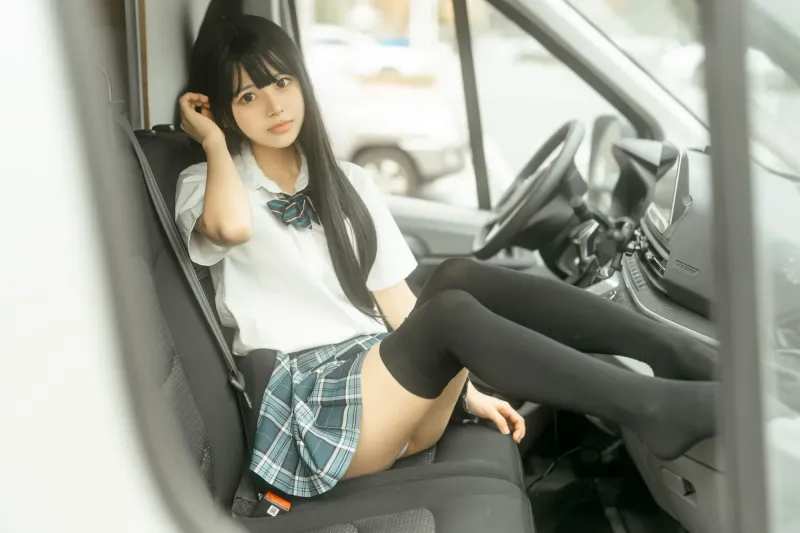 rua阮阮 – 房车jk [41P] - 机器猫次元