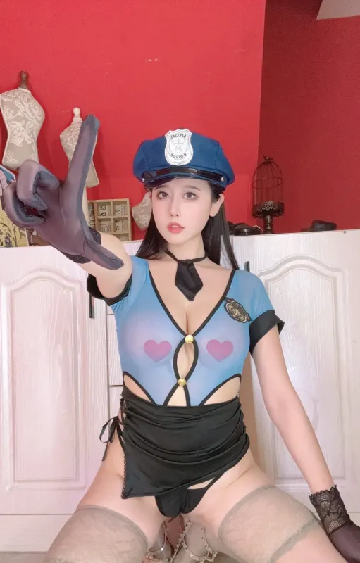 奈汐酱nice - 实习女警 [82P]