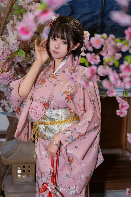 咬一口兔娘 -『温泉の女将』燕无歇 [77P] - 机器猫次元