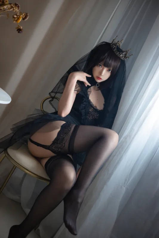 疯猫ss - 黑色婚纱 [40P]