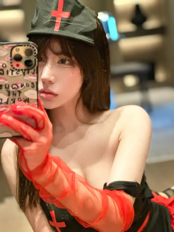 奔跑的晶螺儿 - 黑红情趣 [67P]