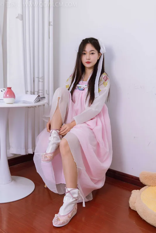 物恋传媒 NO.1484 美兔-杏花微雨 [150P-1V-3.9G] - 机器猫次元