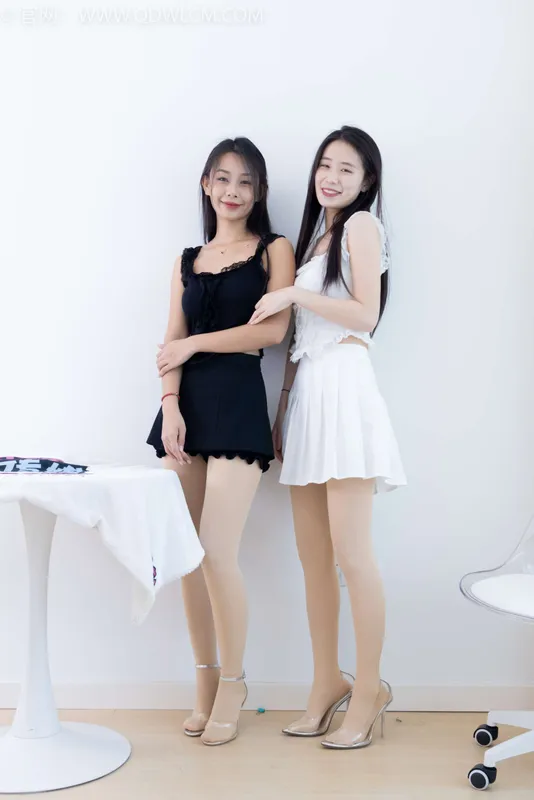 物恋传媒 NO.2210 菜菜&岚岚-要你的温柔[200P-1V-6.94G]