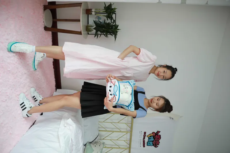 物恋传媒 NO.778 闺蜜-雨里的岛 [155P+1V／3.05GB] - 机器猫次元