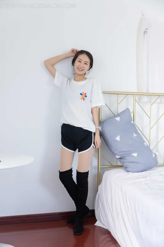 物恋传媒 NO.971 菜菜-夜雪 [119P+1V／3.06GB] - 机器猫次元