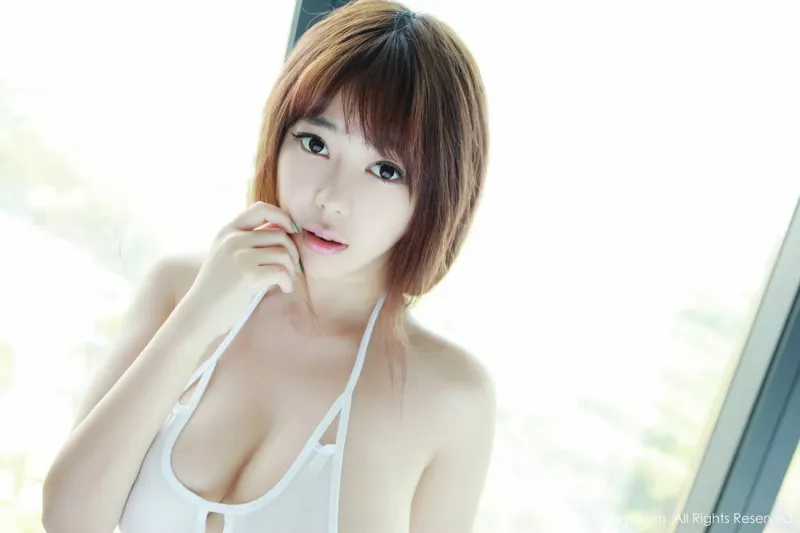 刘飞儿Faye《泰国旅拍》 秀人网 No.262 - 机器猫次元