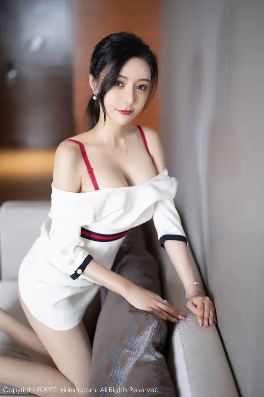 秀人网 No.4963 王馨瑶yanni 制服丝袜 - 机器猫次元