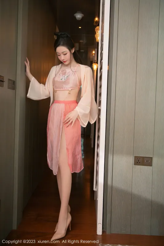 XiuRen 秀人 No.7075 是小逗逗 粉色古装性感写真 [80P] - 机器猫次元