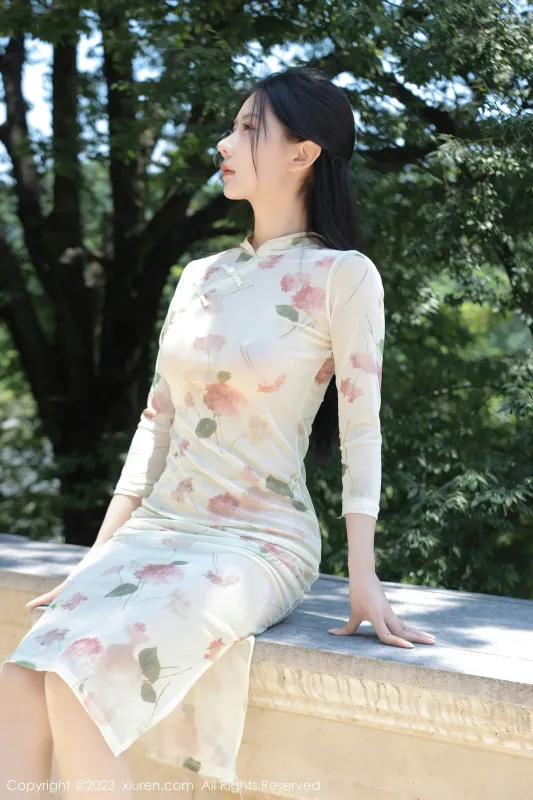 XiuRen 秀人 No.7168 尹甜甜 米色旗袍性感写真 [47P] - 机器猫次元