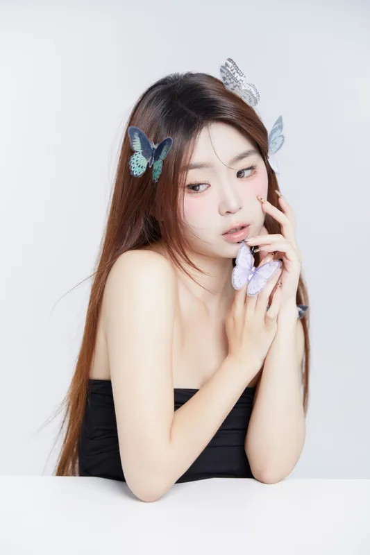 CARLEE是77呀 - 《韩系蝴蝶肖像》[22P]